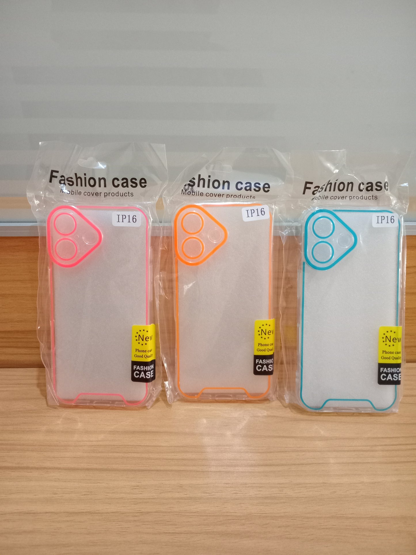 Coques fluorescentes pour iPhone 16